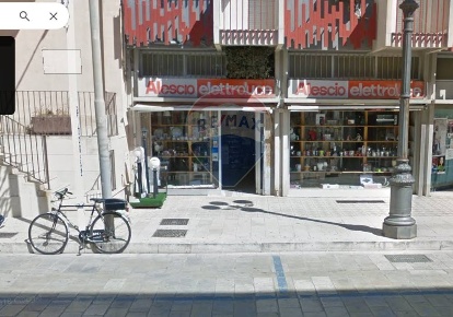 Foto Locale commerciale in Corso Vittorio Veneto, Pozzallo di 90 m²