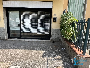 Foto Locale commerciale in Via delle Cascine, Scandicci Vingone di 55 m²