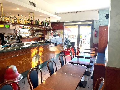 Foto Bar in Via San Bernardino, Bergamo Canovine di 53 m² con 2 locali