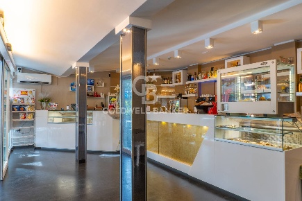 Foto Attività commerciale in Corso Cavour, Andria Centro di 75 m²