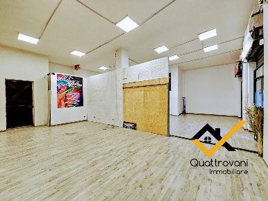 Foto Locale commerciale in Largo Umberto Spadaro, Catania Palestro di 95 m²