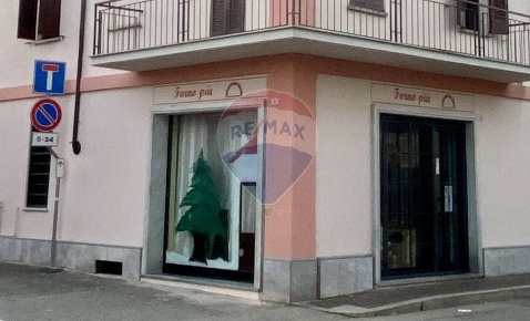 Foto Negozio in via Marconi, Dorno Centro di 48 m² con 2 locali in vendita