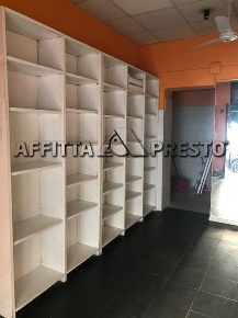 Foto Attività commerciale in Via Enrico Delle Sedie, Livorno Calzabigi