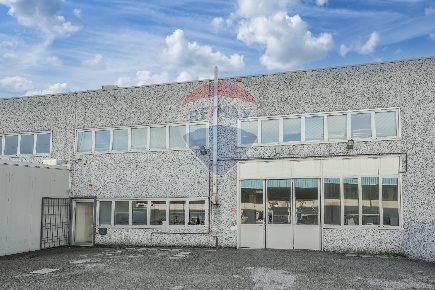 Foto Negozio in Via Ferrari, Ferrara Porotto - Cassana di 840 m² in vendita