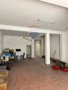 Foto Locale commerciale in Corso Vittorio Emanuele, Floridia di 147 m²