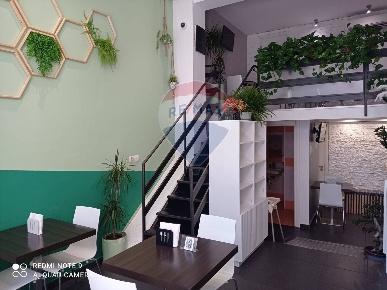 Foto Attività commerciale in via naxos, Giardini-Naxos Centro di 52 m²