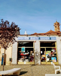 Foto Attività commerciale in Via XXV Aprile, Volpiano di 45 m² con 1 locali