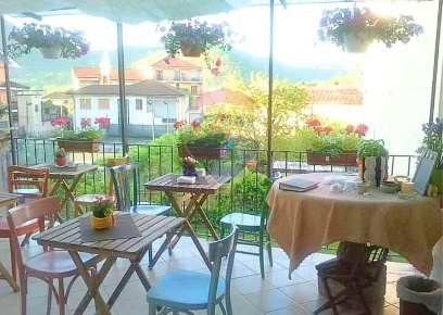 Foto Negozio in strada giaveno, Trana San Bernardino di 130 m² con 4 locali