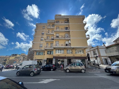Foto Attività commerciale in PIAZZA VERDI, Vasto Centro Storico di 48 m²
