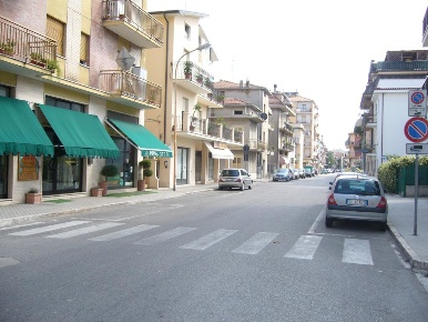 Foto Locale commerciale in Via Mare, San Benedetto del Tronto di 41 m²