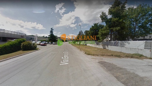 Foto Locale commerciale in zona industriale, Campobasso Zona Industriale