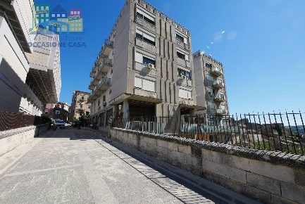 Foto Ufficio in Angelo Maiorana, Ragusa Centro di 100 m² con 4 locali