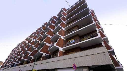 Foto Negozio in Corso Giulio Cesare, Torino Aurora di 310 m² in vendita