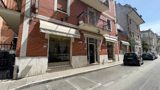 Foto Attività commerciale in Via Balilla, San Benedetto del Tronto Centro
