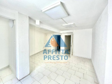 Foto Ufficio a Empoli di 166 m² con 6 locali in affitto
