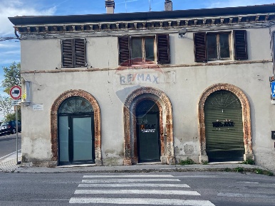 Foto Laboratorio in Via San Giovanni, Camerano Centro di 95 m² con 3 locali