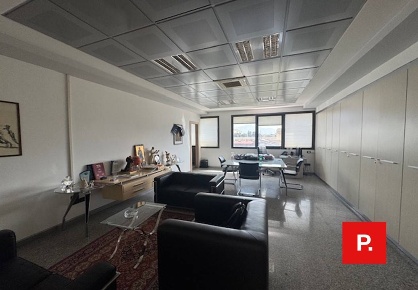 Foto Ufficio in via Santa Chiara, Caserta Reggia di Caserta di 330 m²