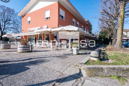Foto Attività commerciale in PIAZZA DEI TIGLI, Vazzola di 180 m² in vendita