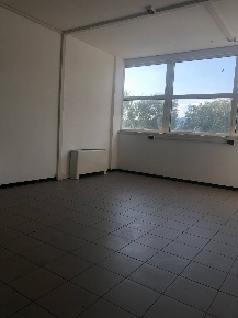 Foto Attività commerciale in Via Del Centenario, Porcari Centro di 75 m²