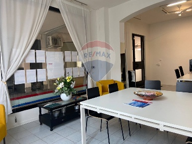 Foto Ufficio in VIA VITELLIO, Viadana Centro di 60 m² con 3 locali