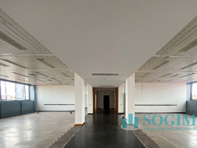 Foto Ufficio in Viale Leonardo da Vinci, Novara San Rocco di 950 m²
