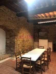 Foto Locale commerciale a Magliano in Toscana Centro di 65 m² con 1 locali