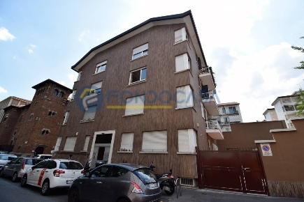Foto Laboratorio in Via Eleonora Fonseca Pimentel, Milano di 95 m²