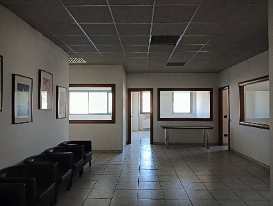 Foto Locale commerciale in Via Vanzetti, Terni di 440 m² in affitto
