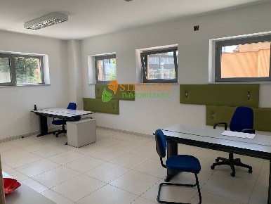 Foto Ufficio in Contrada Pesco Farese, Ripalimosani di 180 m² con 4 locali