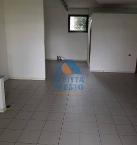 Foto Attività commerciale a San Miniato di 55 m² in affitto