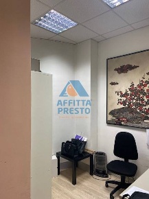 Foto Attività commerciale a Empoli di 210 m² con 4 locali in affitto