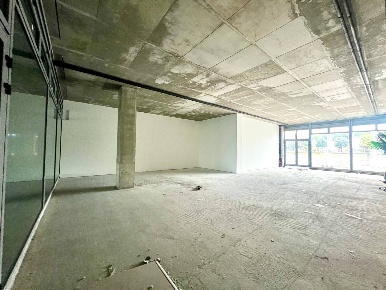 Foto Attività commerciale in PIAZZA L. TENCO, Jesolo Lido Centro Ovest