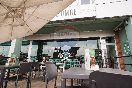 Foto Bar in via fratelli calvi, Bonate Sotto di 200 m² con 1 locali