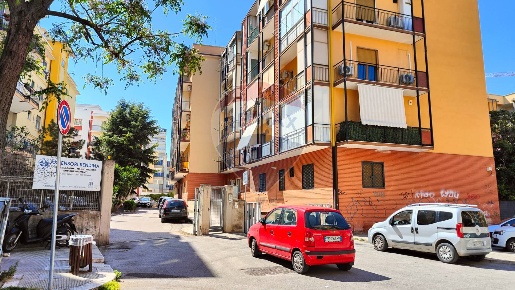 Foto Locale commerciale in Via Zanardelli, Bari San Pasquale di 575 m²