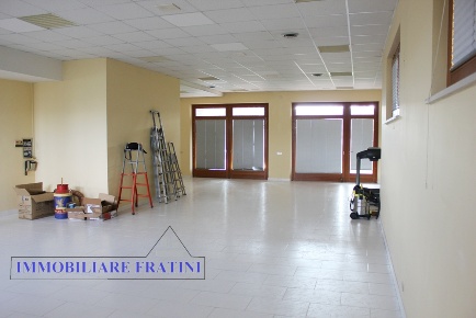 Foto Locale commerciale in Maltignano, Maltignano Centro di 160 m²