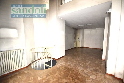 Foto Ufficio in Via LAviny, Vercelli Centro di 70 m² con 2 locali