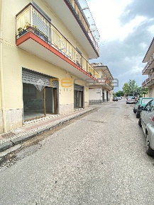 Foto Locale commerciale in via nino bixio, Bellizzi Centro di 45 m²