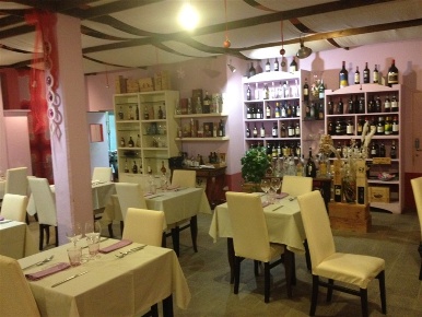 Foto Attività commerciale a Gambassi Terme di 200 m² con 3 locali