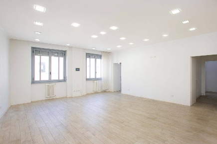 Foto Ufficio in Via Torino, Milano Carrobbio di 110 m² con 4 locali