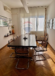 Foto Ufficio in VIA VERDI, Bergamo Centro di 204 m² con 8 locali in vendita