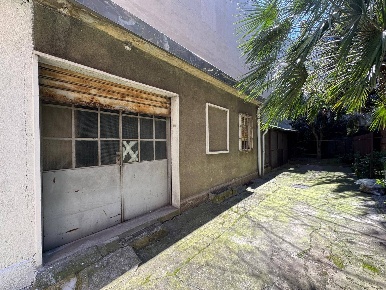 Foto Magazzino in Via Golfo Degli Aranci, Milano Ponte Nuovo di 80 m²