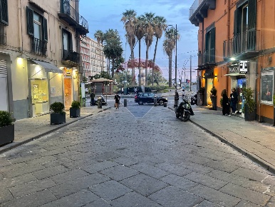 Foto Attività commerciale a Napoli Chiaia di 12 m² con 1 locali in vendita