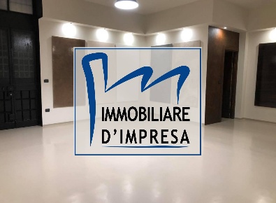 Foto Attività commerciale a Reggio nell'Emilia Centro Storico di 300 m²
