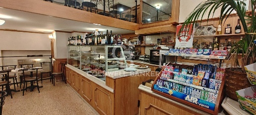 Foto Locale commerciale in Via Cesare Battisti, Milano Guastalla di 200 m²
