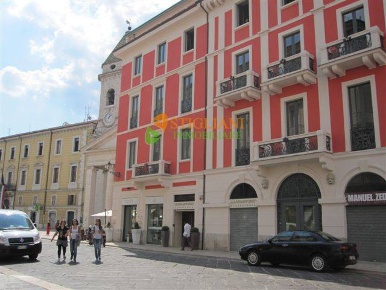 Foto Ufficio in Piazza Prefettura, Campobasso Centro Storico di 135 m²