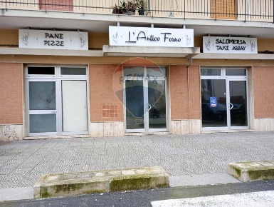 Foto Locale commerciale in VIA LENTINI, Siracusa Santa Panagia - Teracati