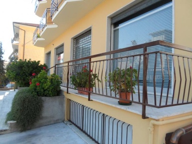 Foto Locale commerciale in VIA CESARE BECCARIA, Castel di Lama di 604 m²