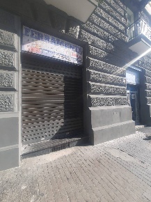 Foto Attività commerciale in Corso Vittorio Emanuele, Napoli di 70 m²