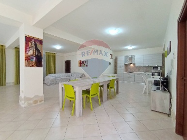 Foto Locale commerciale in via Garro, Tremestieri Etneo Centro di 158 m²