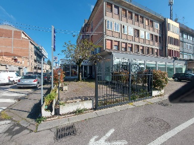 Foto Negozio in Via Bologna, Ferrara Foro Boario di 250 m² con 3 locali